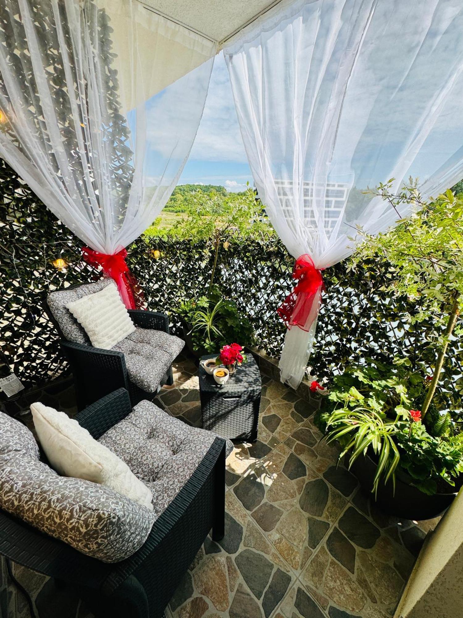 Apartamento Aici Te Simti Ca Acasa Iasi Exterior foto